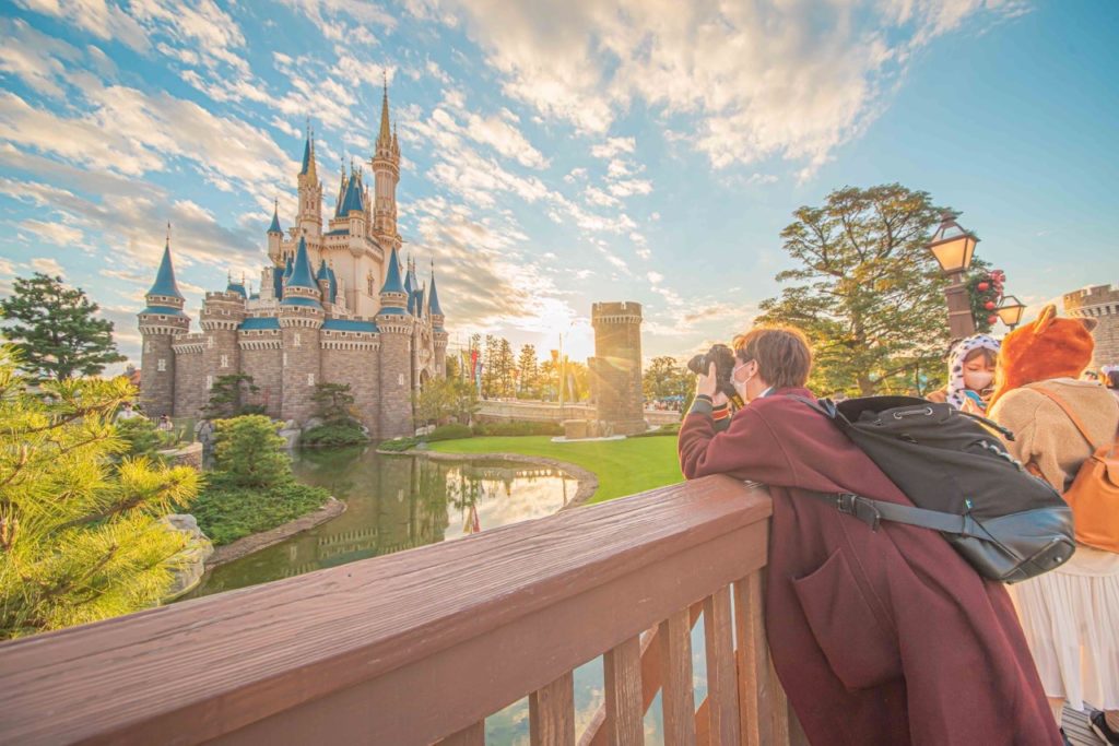 スマホでもっと綺麗な動画を 最新スマホ用ジンバルをディズニーで使ってみた Disney Magical Photoblog